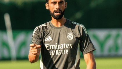 世俱杯免费直播-阿韦洛亚：我学习了多位顶级教练的优点；人性化管理非常重要